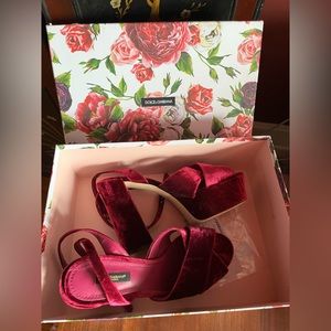 Dolce and Gabana Fuchsia platform heels